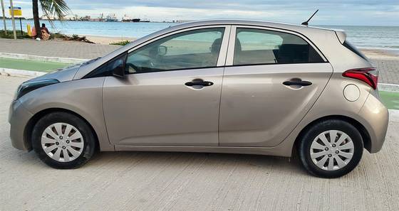HYUNDAI HB20 1.0 COMFORT PLUS 12V FLEX 4P MANUAL